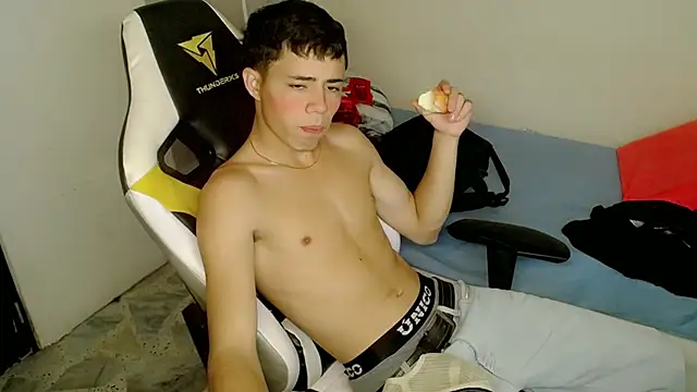 Snapshot of bby_santi chatting on November 10, 2025, 11:26 am bby santi online show from November 10, 2025, 11:26 am