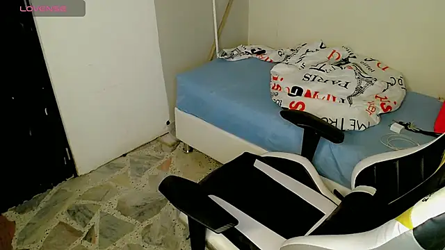 Snapshot of bby_santi chatting on November 3, 2025, 4:54 pm bby santi online show from November 3, 2025, 4:54 pm