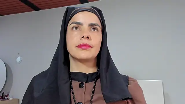 ClaraMariaMon online show from April 13, 2026, 6:01 pm