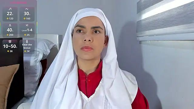 Snapshot of ClaraMariaMon chatting on October 20, 2025, 5:35 pm ClaraMariaMon online show from October 20, 2025, 5:35 pm