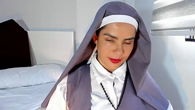 Snapshot of ClaraMariaMon chatting on July 18, 2026, 6:27 pm ClaraMariaMon online show from July 18, 2026, 6:27 pm