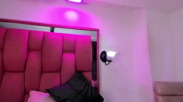 jennifer ts online show from January 28, 2025, 11:50 pm