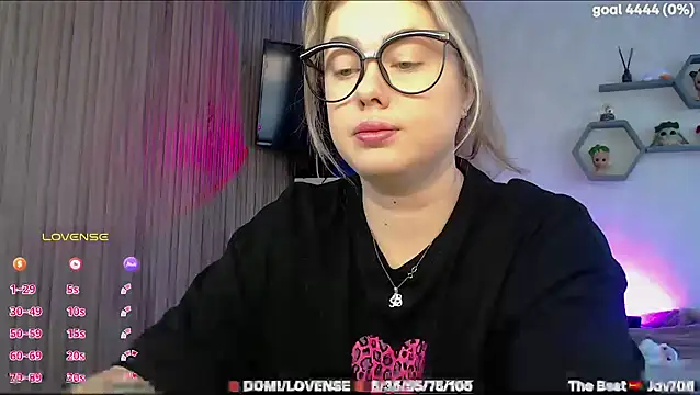 Snapshot of SuchCute chatting on February 19, 2026, 3:03 am SuchCute online show from February 19, 2026, 3:03 am