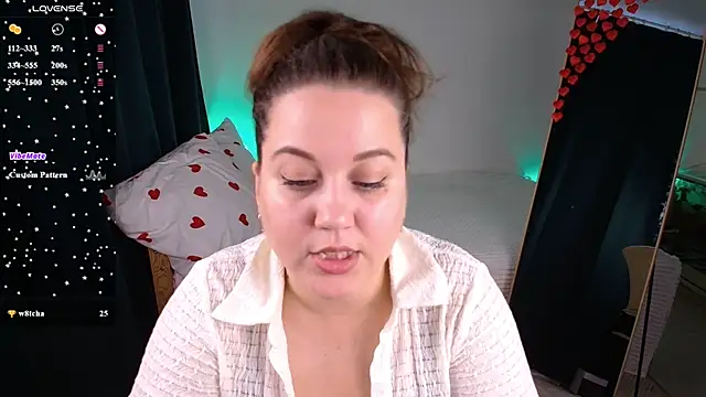 Snapshot of MissBecca chatting on July 4, 2026, 4:30 am MissBecca online show from July 4, 2026, 4:30 am