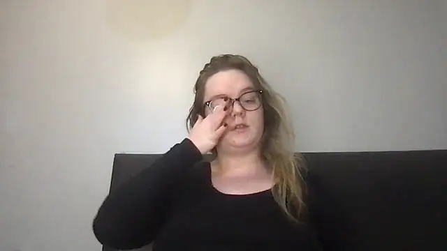 honeyyy24 online show from October 23, 2025, 8:29 pm