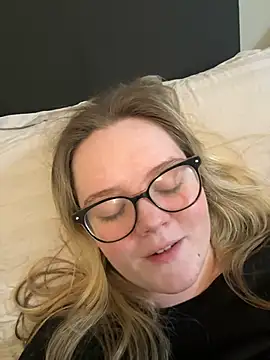 honeyyy24 online show from March 16, 2025, 6:34 pm