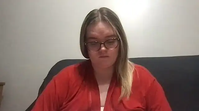 honeyyy24 online show from April 2, 2026, 10:49 pm