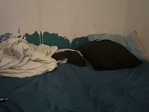 Snapshot of cloudy_switch chatting on November 30, 2025, 6:36 am cloudy switch online show from November 30, 2025, 6:36 am