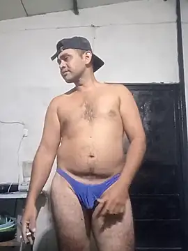 travieso2893 online show from June 14, 2026, 3:52 am