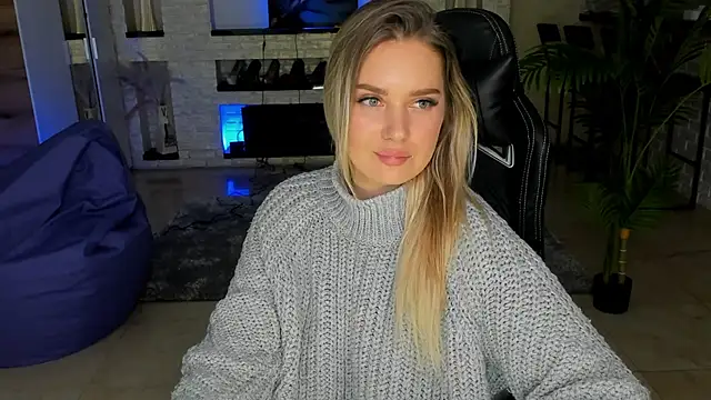 KittiLiza online show from February 5, 2025, 11:06 pm