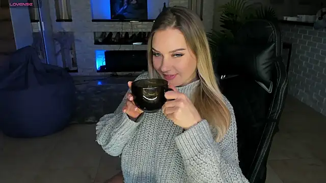 KittiLiza online show from February 21, 2025, 10:26 pm