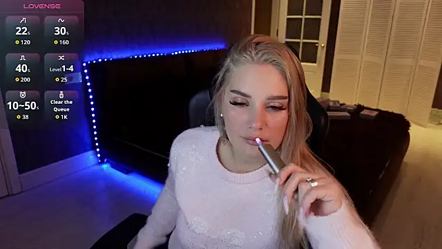 KittiLiza online show from November 12, 2025, 6:45 pm