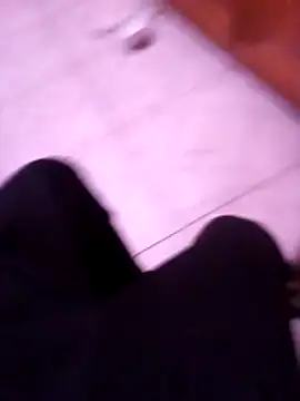 Snapshot of rush6983 chatting on November 3, 2025, 6:22 pm rush6983 online show from November 3, 2025, 6:22 pm