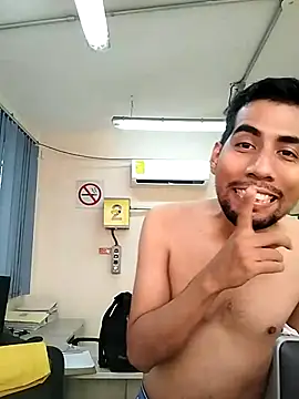 EnriquePersian197 online show from November 17, 2025, 6:56 pm