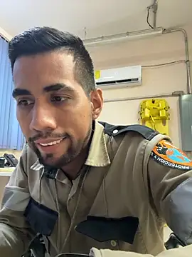 EnriquePersian197 online show from October 18, 2025, 3:41 am