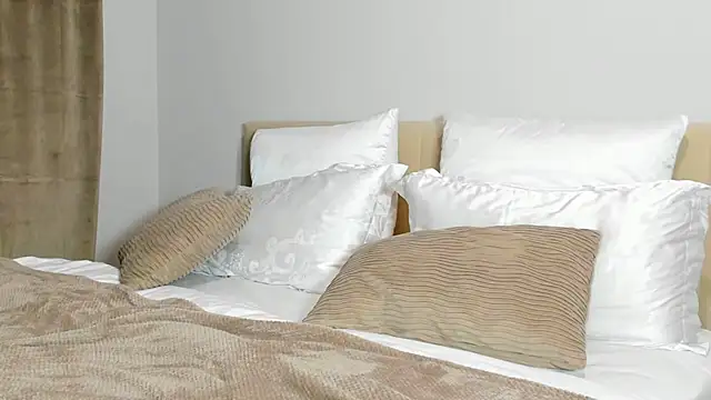 kirraa  online show from February 5, 2026, 6:26 pm