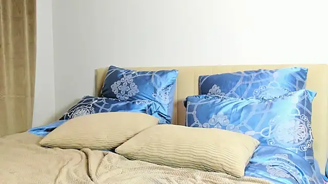 kirraa  online show from February 14, 2026, 12:22 am