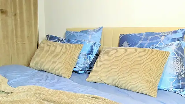 kirraa  online show from February 9, 2026, 7:12 pm