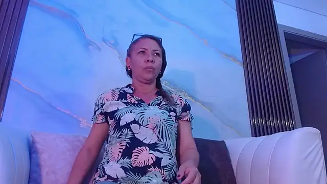 Snapshot of ARTEMIZA_LOVE_ chatting on October 2, 2025, 12:30 pm ARTEMIZA LOVE online show from October 2, 2025, 12:30 pm