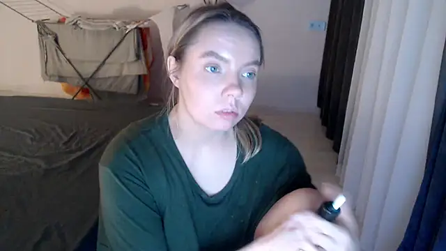 Snapshot of PolinaXXXJones chatting on February 4, 2025, 9:31 pm PolinaXXXJones online show from February 4, 2025, 9:31 pm