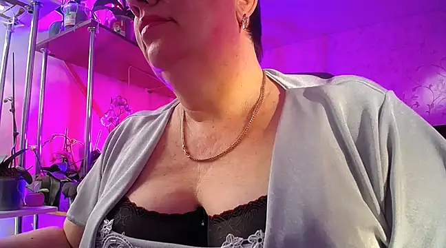 Snapshot of _Sweet_Woman chatting on February 19, 2025, 1:50 pm Sweet Woman online show from February 19, 2025, 1:50 pm