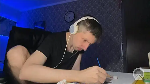 Snapshot of Aki-Laky chatting on December 18, 2025, 8:34 pm Aki-Laky online show from December 18, 2025, 8:34 pm