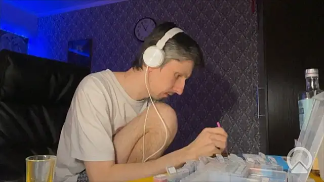 Snapshot of Aki-Laky chatting on February 27, 2026, 7:57 pm Aki-Laky online show from February 27, 2026, 7:57 pm