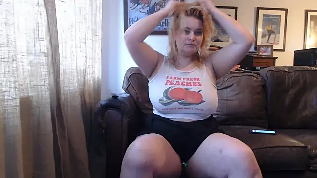 Snapshot of JosieAndYou chatting on March 21, 2025, 5:23 pm JosieAndYou online show from March 21, 2025, 5:23 pm