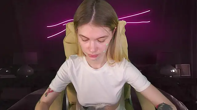 Snapshot of AnacondaOn chatting on March 14, 2025, 2:41 pm AnacondaOn online show from March 14, 2025, 2:41 pm