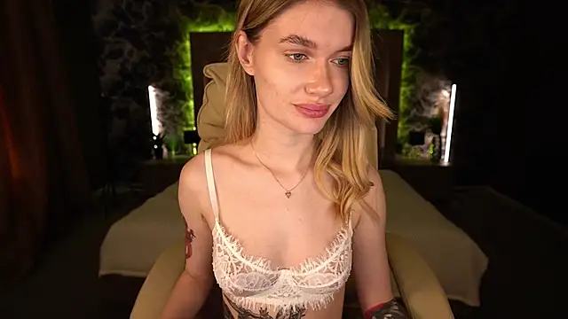 Snapshot of AnacondaOn chatting on March 1, 2025, 12:56 pm AnacondaOn online show from March 1, 2025, 12:56 pm