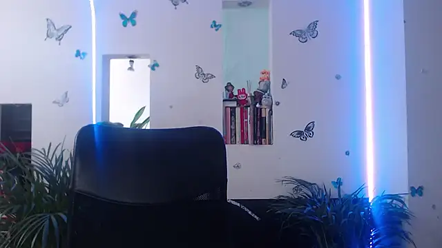 Lia-mitch online show from April 23, 2026, 6:53 pm