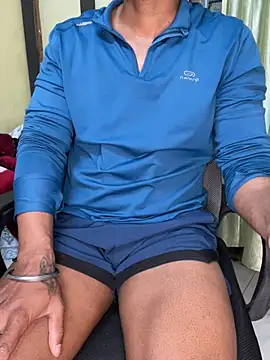 Snapshot of loveboyrp chatting on February 14, 2026, 3:18 am loveboyrp online show from February 14, 2026, 3:18 am