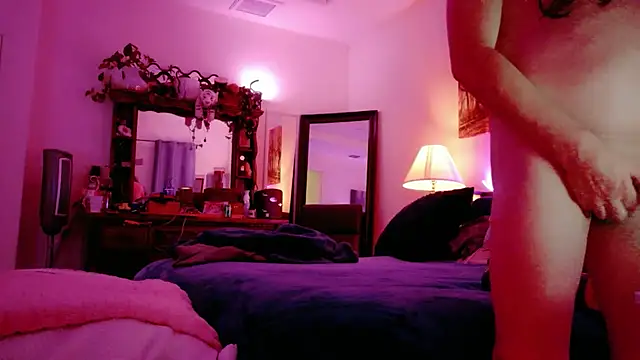 NinasNylonz online show from November 20, 2025, 4:02 am