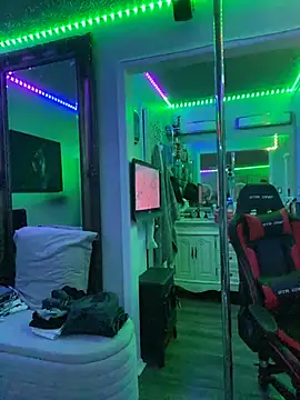 Snapshot of curvyfunlover chatting on February 9, 2026, 2:09 am curvyfunlover online show from February 9, 2026, 2:09 am