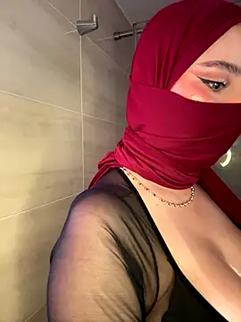 Snapshot of amaal_ chatting on October 19, 2025, 6:10 pm amaal online show from October 19, 2025, 6:10 pm