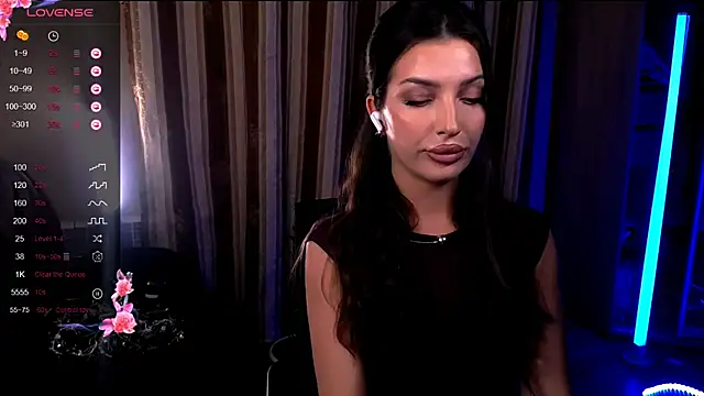 Laura Bess online show from November 29, 2025, 10:21 pm