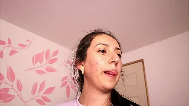 Sweet Sammy  online show from October 16, 2025, 9:39 am