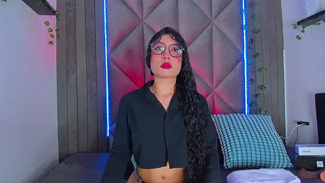 BriaConner  online show from May 15, 2026, 2:53 am