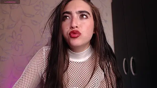 Snapshot of Arii_vega_ chatting on January 21, 2025, 9:36 pm Arii vega online show from January 21, 2025, 9:36 pm