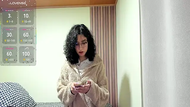 Snapshot of Angellike_doll chatting on February 13, 2026, 11:49 pm Angellike doll online show from February 13, 2026, 11:49 pm