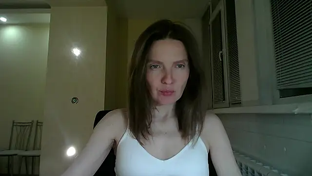 PamelaRisessss online show from April 13, 2026, 4:33 pm