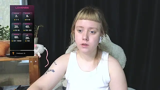 June shy0 online show from November 7, 2025, 6:51 am