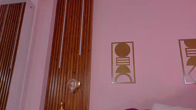 Nickybankss  online show from September 12, 2025, 4:12 am