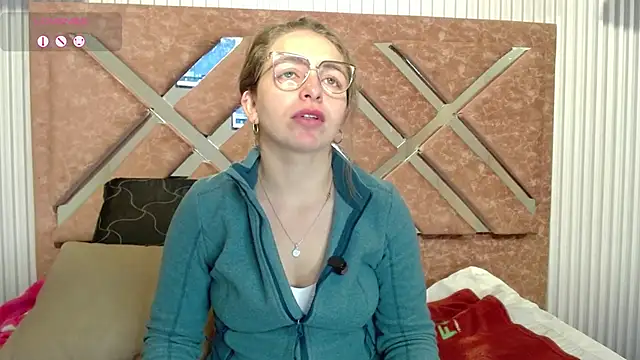 Snapshot of _isaabellaa chatting on May 20, 2026, 12:46 pm isaabellaa online show from May 20, 2026, 12:46 pm