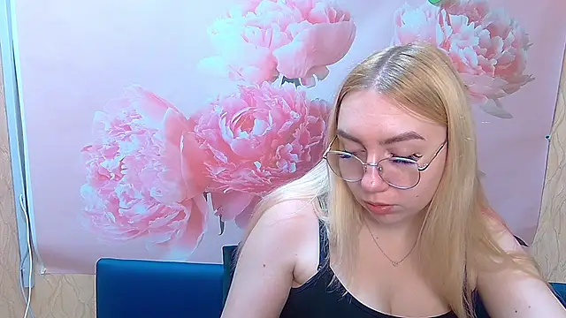 Snapshot of BeatriceFly chatting on September 9, 2025, 5:39 am BeatriceFly online show from September 9, 2025, 5:39 am