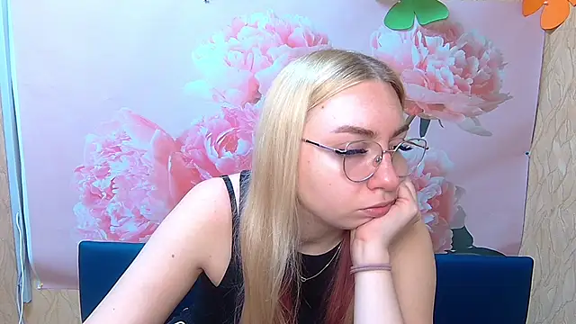 Snapshot of BeatriceFly chatting on September 27, 2025, 11:38 am BeatriceFly online show from September 27, 2025, 11:38 am