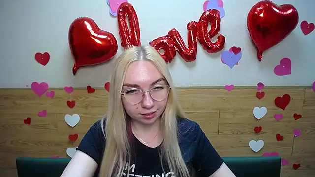 Snapshot of BeatriceFly chatting on March 17, 2025, 9:12 am BeatriceFly online show from March 17, 2025, 9:12 am