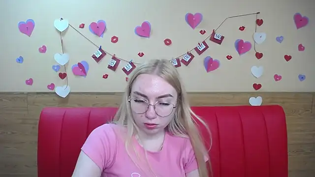 Snapshot of BeatriceFly chatting on March 13, 2025, 3:17 pm BeatriceFly online show from March 13, 2025, 3:17 pm