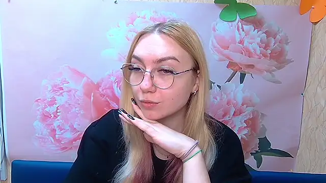 Snapshot of BeatriceFly chatting on September 30, 2025, 11:49 am BeatriceFly online show from September 30, 2025, 11:49 am