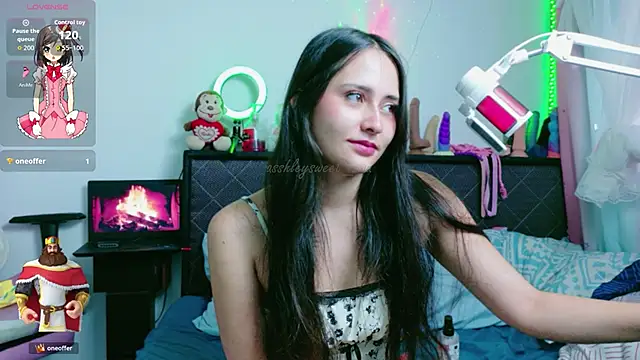 asshleysweet uwu online show from June 19, 2026, 4:02 pm